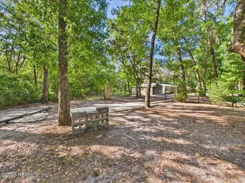 1038 Coral Farms Road Florahome FL 32140