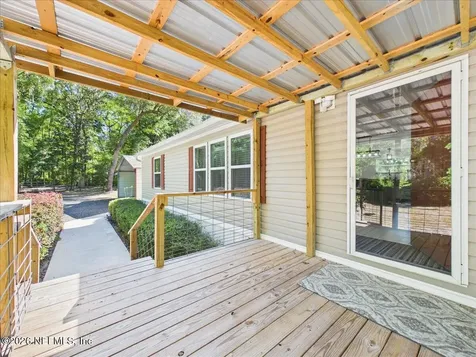 1038 Coral Farms Road Florahome FL 32140