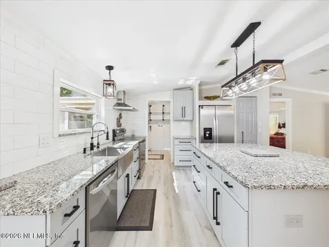 1038 Coral Farms Road Florahome FL 32140