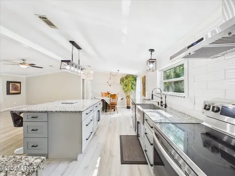 1038 Coral Farms Road Florahome FL 32140
