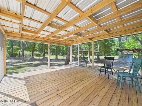 1038 Coral Farms Road Florahome FL 32140