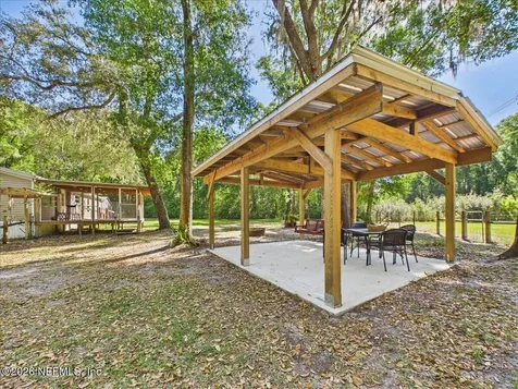 1038 Coral Farms Road Florahome FL 32140