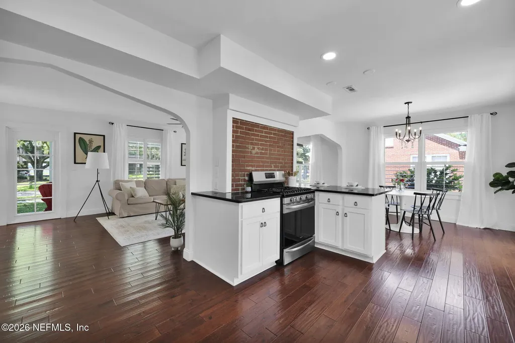 1461 Le Baron Avenue Jacksonville FL 32207