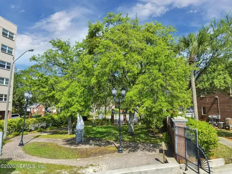 1461 Le Baron Avenue Jacksonville FL 32207