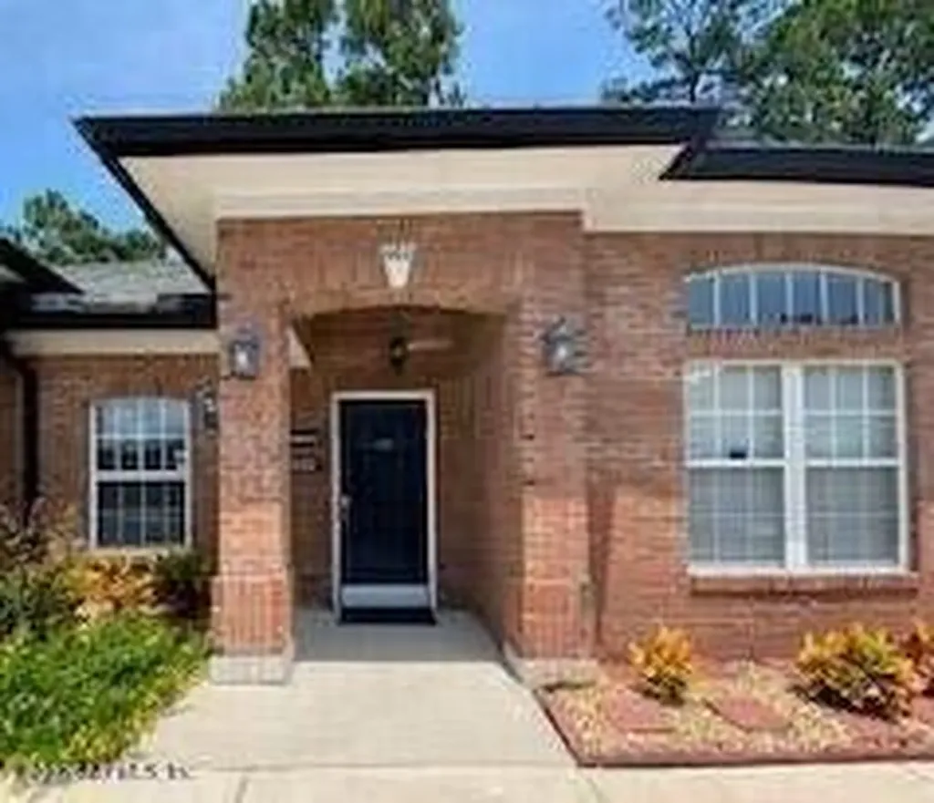8613 Old Kings Road S Jacksonville FL 32217