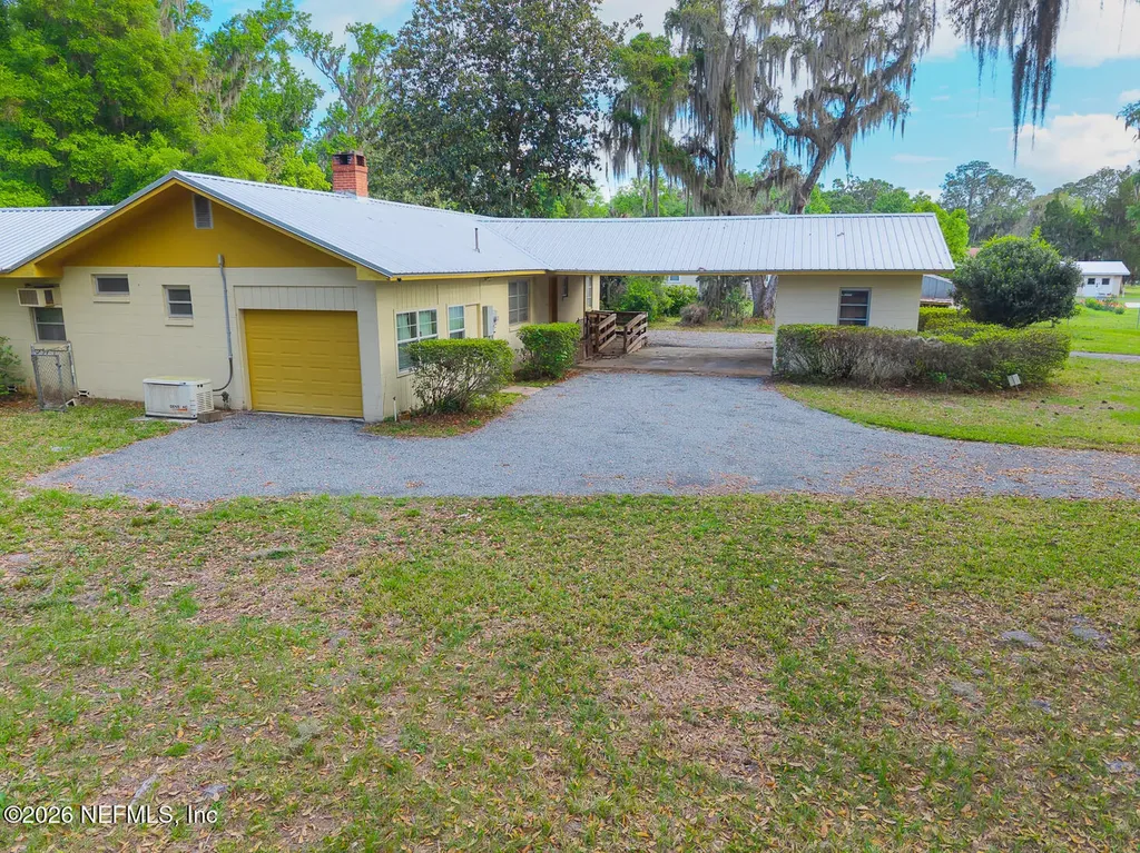 202 Saint Johns Drive Palatka FL 32177