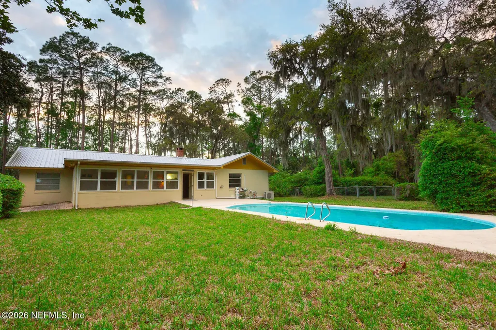 202 Saint Johns Drive Palatka FL 32177