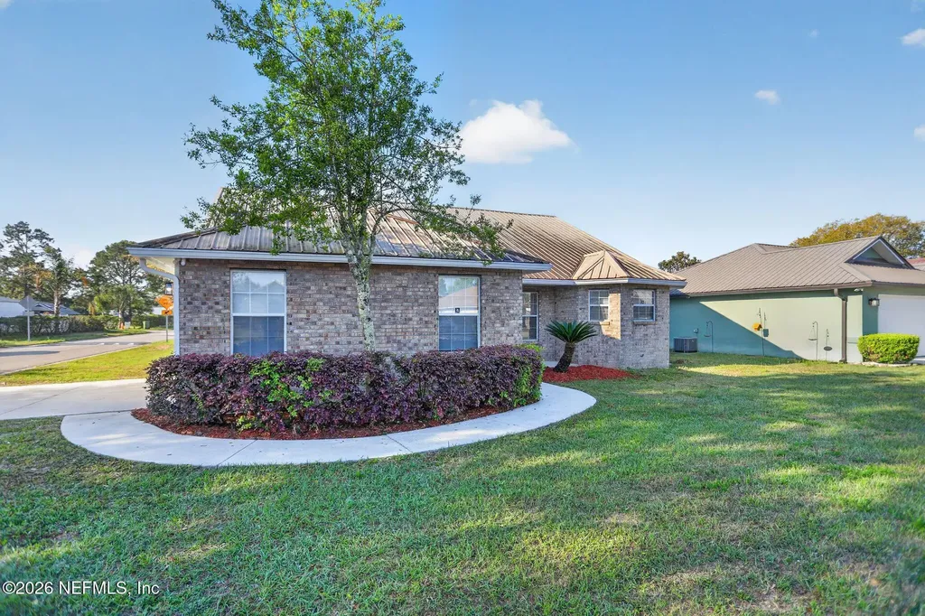 6101 4th Manor W Palatka FL 32177
