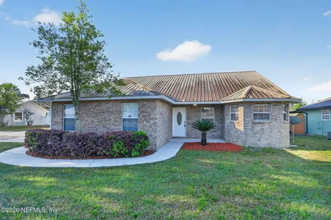 6101 4th Manor W Palatka FL 32177