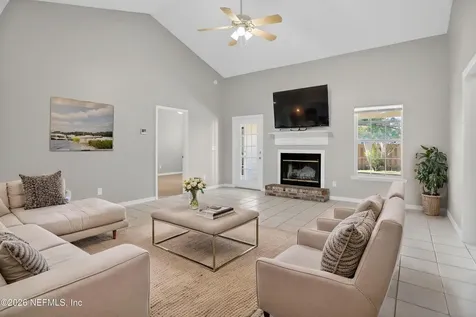6101 4th Manor W Palatka FL 32177