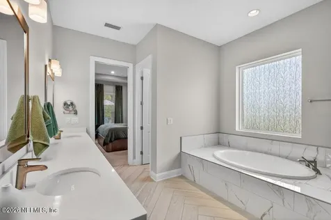 137 Tradesman Lane St. Johns FL 32259