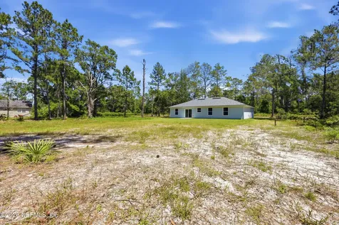 10615 Yeager Avenue Hastings FL 32145