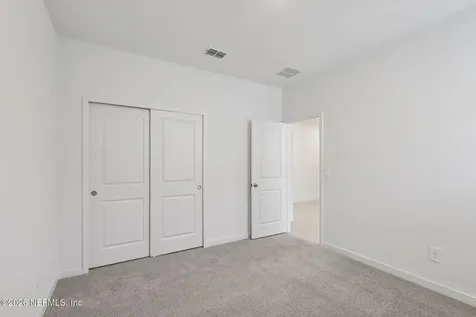 7398 Everett Forest Drive Jacksonville FL 32219