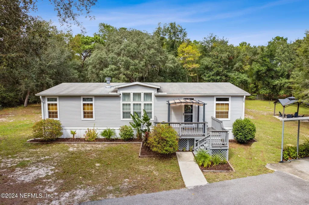 112 Silver Beach Boulevard Pomona Park FL 32181