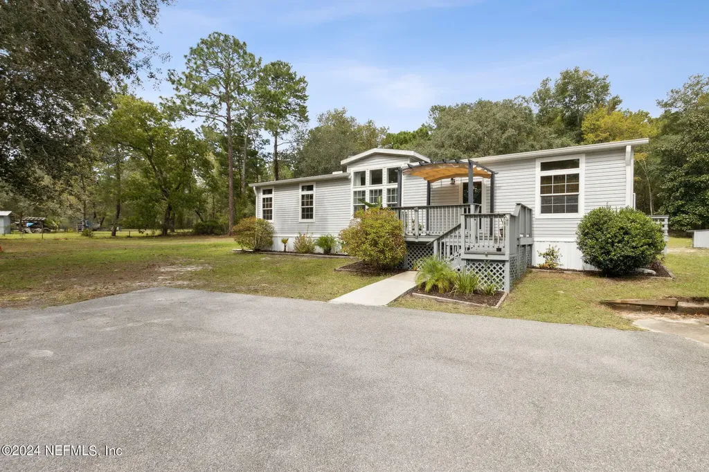 112 Silver Beach Boulevard Pomona Park FL 32181