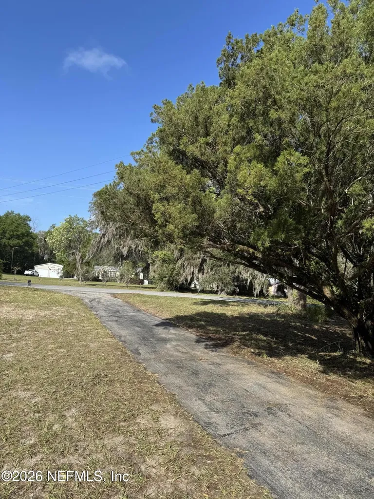 608 Coral Farms Road Florahome FL 32140