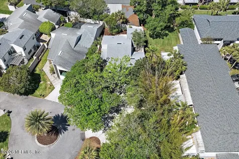 2437 Burgundy Court Ponte Vedra Beach FL 32082