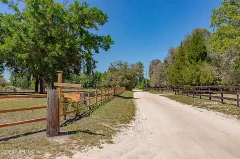 289 Chesser Road Hollister FL 32147