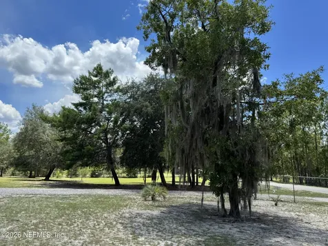 1134 Coral Farms Road Florahome FL 32140