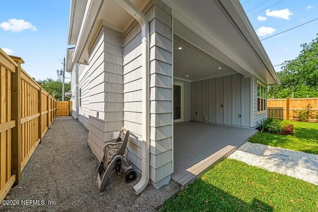 397 Plaza Atlantic Beach FL 32233