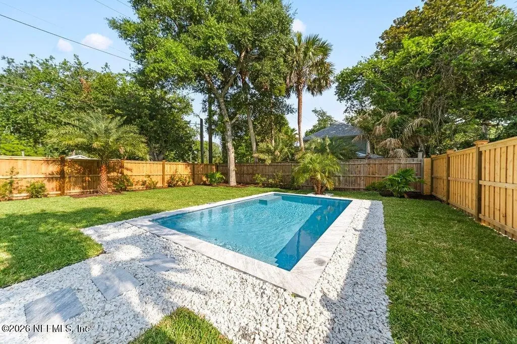 397 Plaza Atlantic Beach FL 32233
