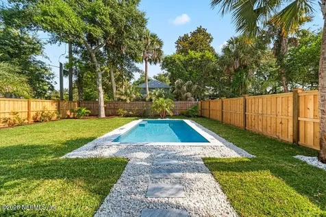 397 Plaza Atlantic Beach FL 32233