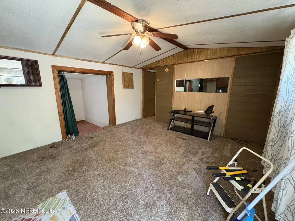 135 & 137 Country Living Lane Melrose FL 32666