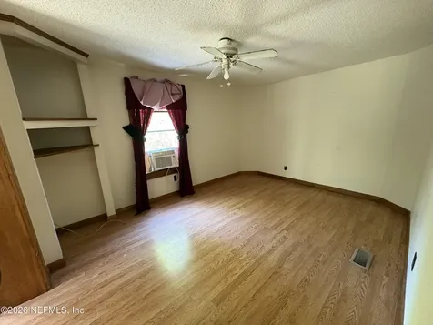 135 & 137 Country Living Lane Melrose FL 32666