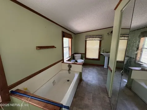 135 & 137 Country Living Lane Melrose FL 32666