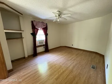 135 & 137 Country Living Lane Melrose FL 32666