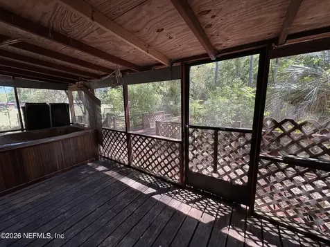 135 & 137 Country Living Lane Melrose FL 32666