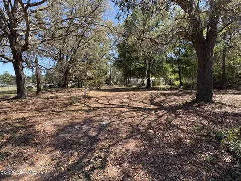 135 & 137 Country Living Lane Melrose FL 32666