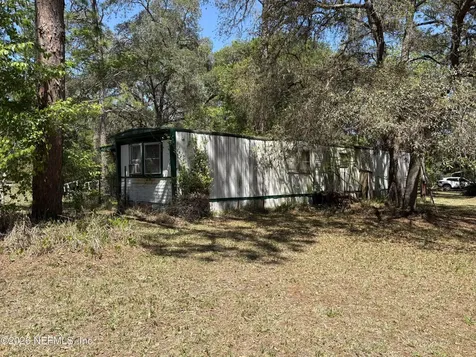 135 & 137 Country Living Lane Melrose FL 32666