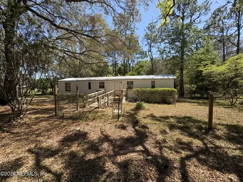 135 & 137 Country Living Lane Melrose FL 32666