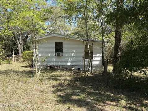 135 & 137 Country Living Lane Melrose FL 32666
