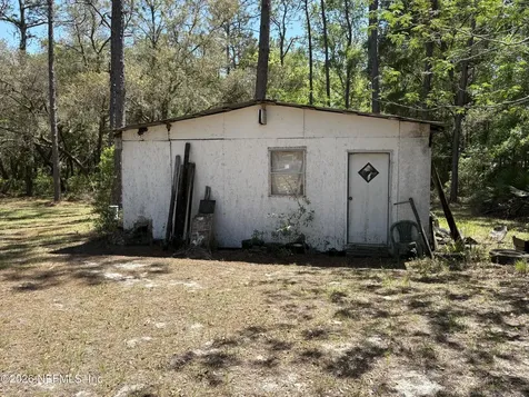 135 & 137 Country Living Lane Melrose FL 32666