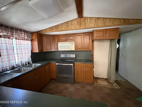 135 & 137 Country Living Lane Melrose FL 32666