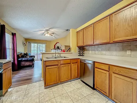 7535 Ginger Tea Trail W Jacksonville FL 32244