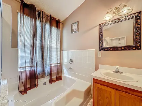 7535 Ginger Tea Trail W Jacksonville FL 32244