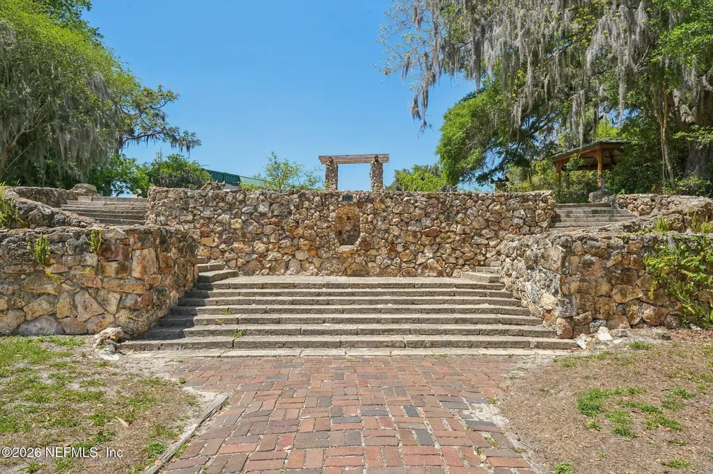 610 S 14th Street Palatka FL 32177