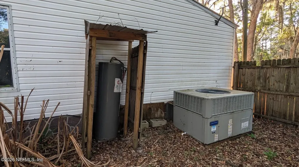 105 Illinois Drive Satsuma FL 32189