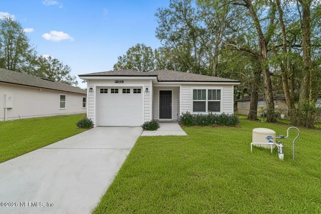 8040 Siskin Avenue Jacksonville FL 32219
