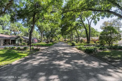 4456 Breakwater Row W Jacksonville FL 32225