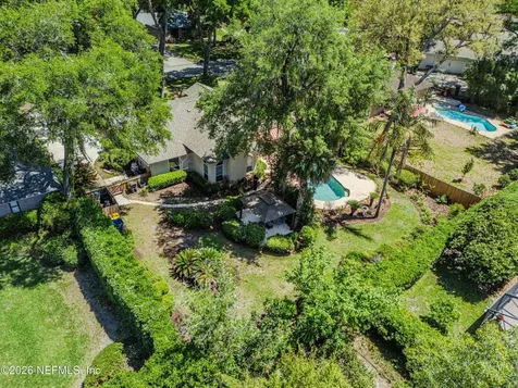 4456 Breakwater Row W Jacksonville FL 32225