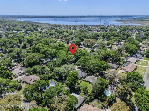 4456 Breakwater Row W Jacksonville FL 32225