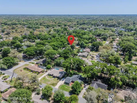 4456 Breakwater Row W Jacksonville FL 32225