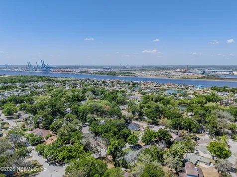 4456 Breakwater Row W Jacksonville FL 32225