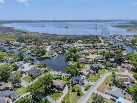 4456 Breakwater Row W Jacksonville FL 32225