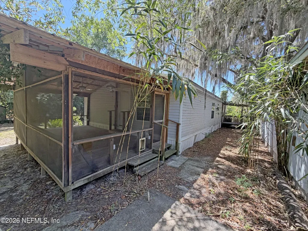 120 Peach Avenue Hawthorne FL 32640