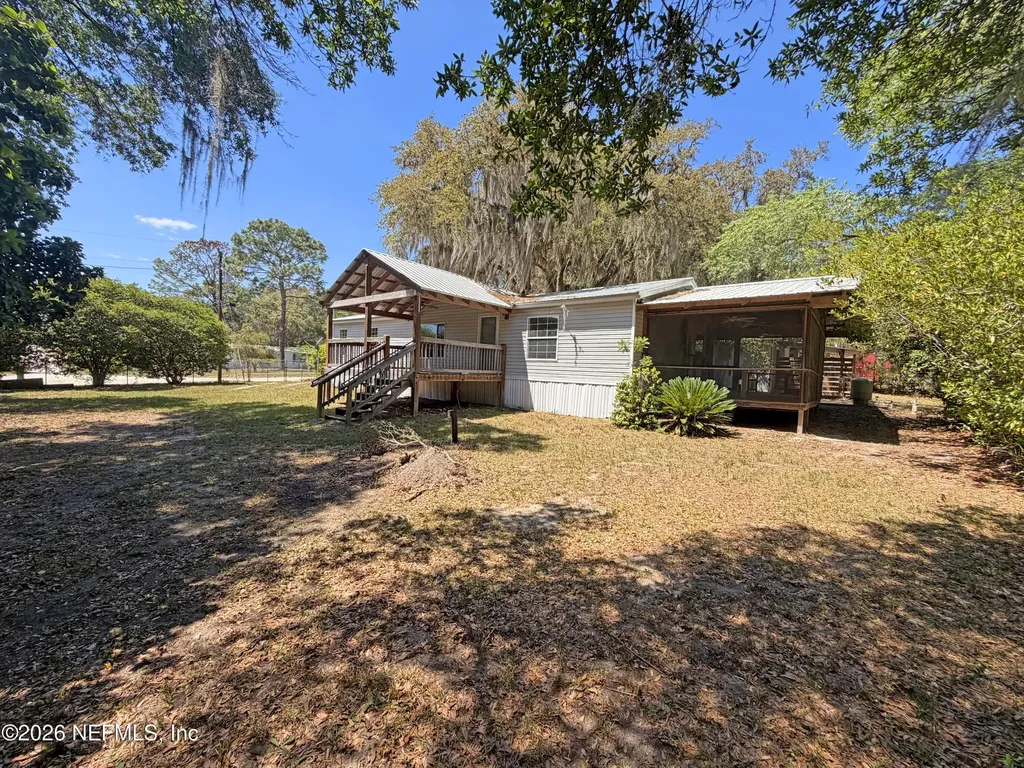 120 Peach Avenue Hawthorne FL 32640